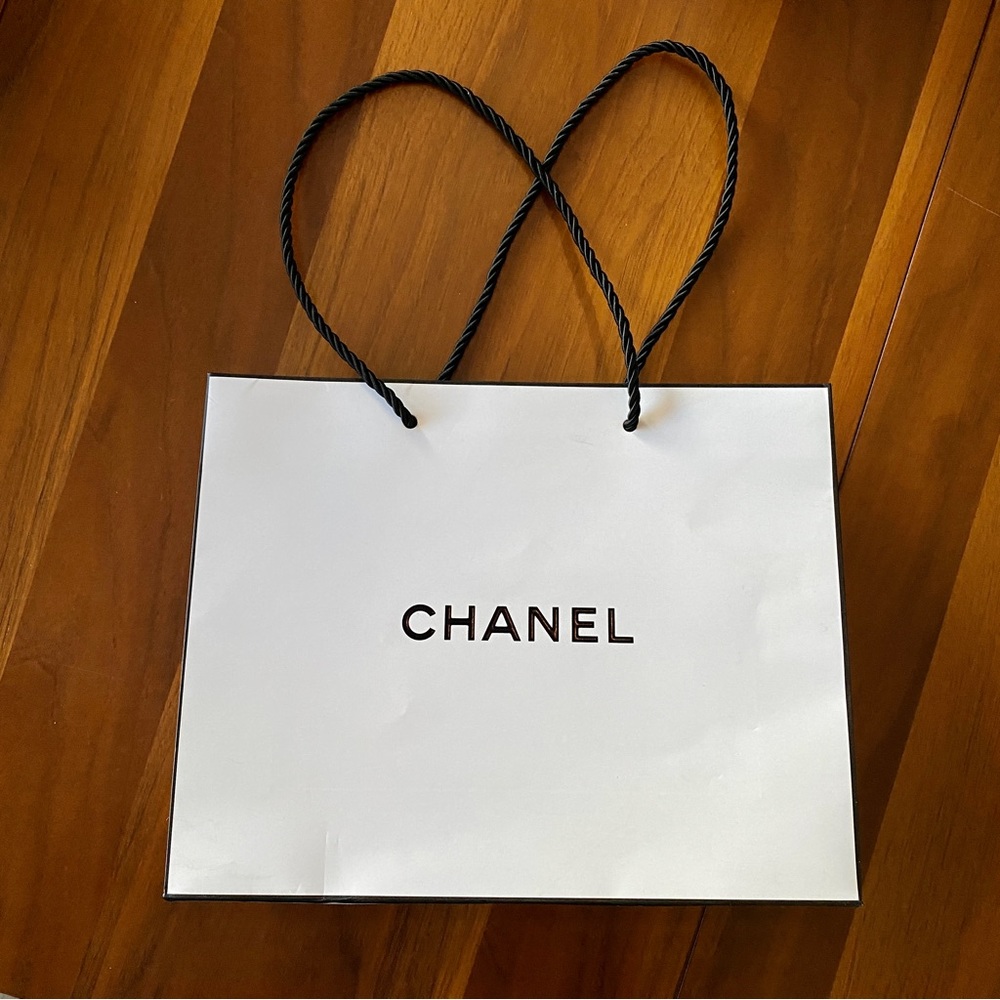 Black and White Classic Chanel Gift Bag 💙